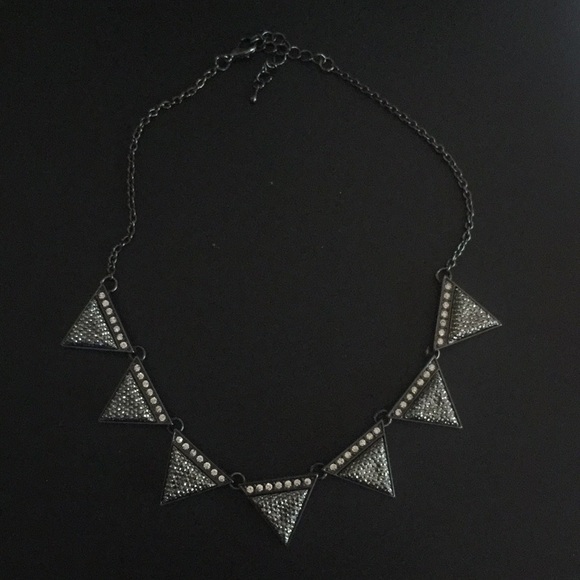 EDGY FASHION NECKLACE - Picture 1 of 4